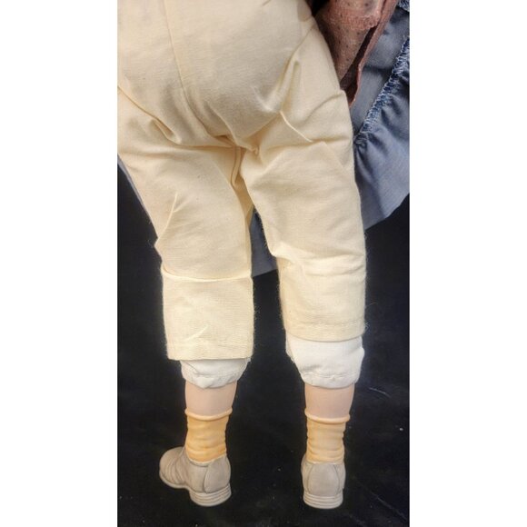 Antique Grandma and Grandpa Porcelain Dolls, 1995 - Picture 13 of 16